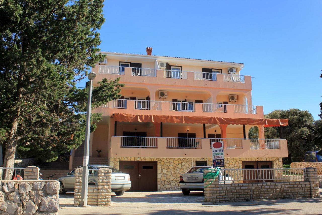 Apartments And Rooms By The Sea Mandre, Pag - 3557 Kolan Εξωτερικό φωτογραφία