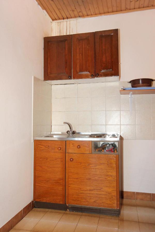 Apartments And Rooms By The Sea Mandre, Pag - 3557 Kolan Εξωτερικό φωτογραφία