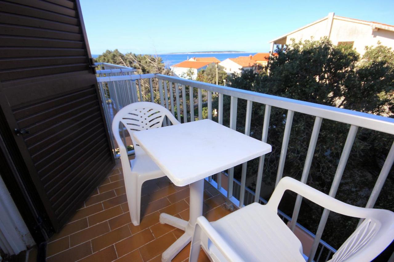 Apartments And Rooms By The Sea Mandre, Pag - 3557 Kolan Εξωτερικό φωτογραφία